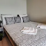 Centrum - Stara I Piękna Kamienica - Ulica Okrzei, Spokój, Parking, 25m2