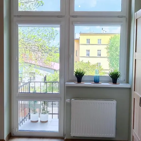 Centrum - Stara I Piekna Kamienica - Ulica Okrzei, Spokoj, Parking, 25m2 *