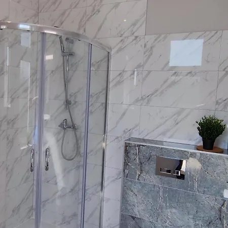 Daire Centrum - Stara I Piekna Kamienica - Ulica Okrzei, Spokoj, Parking, 25m2 Kłodzko