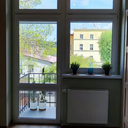 Centrum - Stara I Piekna Kamienica - Ulica Okrzei, Spokoj, Parking, 25m2 * Kladsko