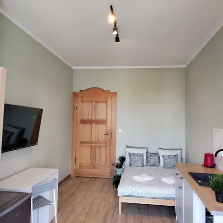 Centrum - Stara I Piękna Kamienica - Ulica Okrzei, Spokój, Parking, 25m2 *