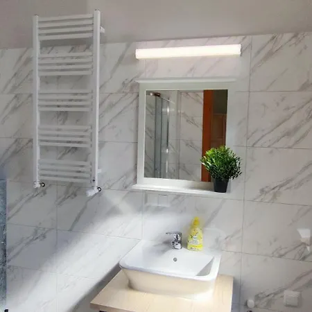 Centrum - Stara I Piekna Kamienica - Ulica Okrzei, Spokoj, Parking, 25m2 Apartmán