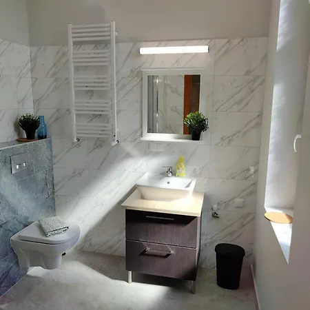 Centrum - Stara I Piekna Kamienica - Ulica Okrzei, Spokoj, Parking, 25m2 Kladsko