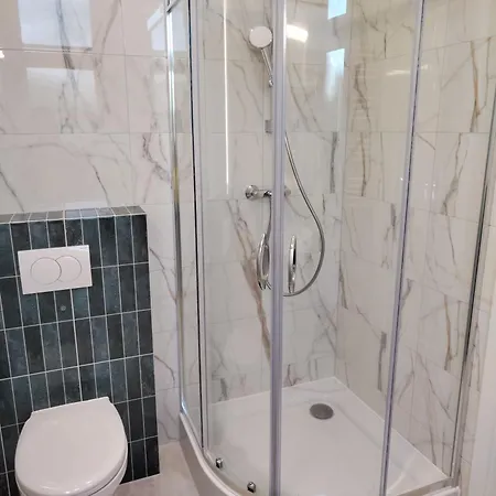 Centrum - Stara I Piękna Kamienica - Ulica Okrzei, Spokój, Parking, 25m2 Apartament