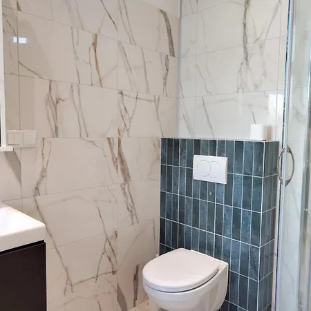 Centrum - Stara I Piękna Kamienica - Ulica Okrzei, Spokój, Parking, 25m2 Apartament *