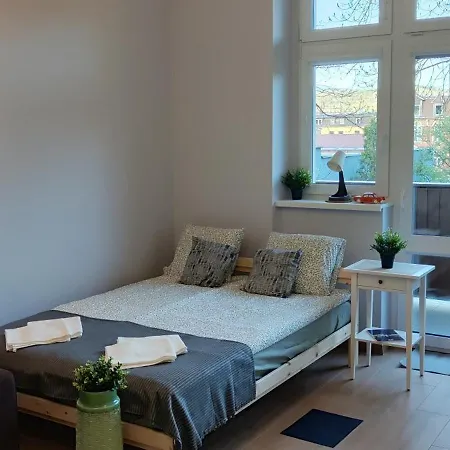 Centrum - Stara I Piękna Kamienica - Ulica Okrzei, Spokój, Parking, 25m2