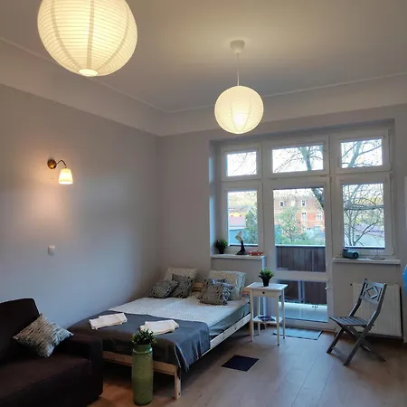 Apartament Centrum - Stara I Piękna Kamienica - Ulica Okrzei, Spokój, Parking, 25m2