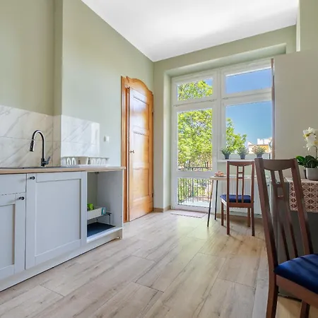 Apartment Centrum - Stara I Piekna Kamienica - Ulica Okrzei, Spokoj, Parking, Przestronnie, Nowosc Klodzko