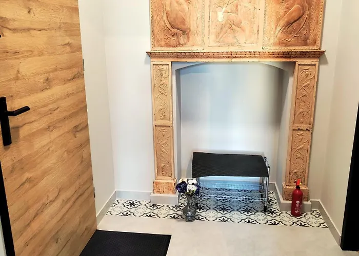 Centrum - Stara I Piekna Kamienica - Ulica Okrzei, Spokoj, Parking, 25m2 *